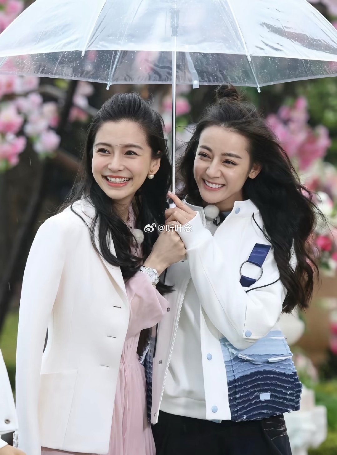 baby发微博配文“秒胖”，网友解读为“秒杀胖迪”