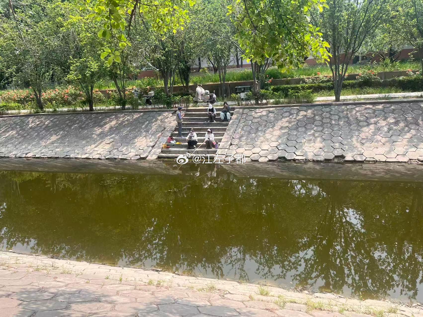 钓鱼的妹子越来越多了