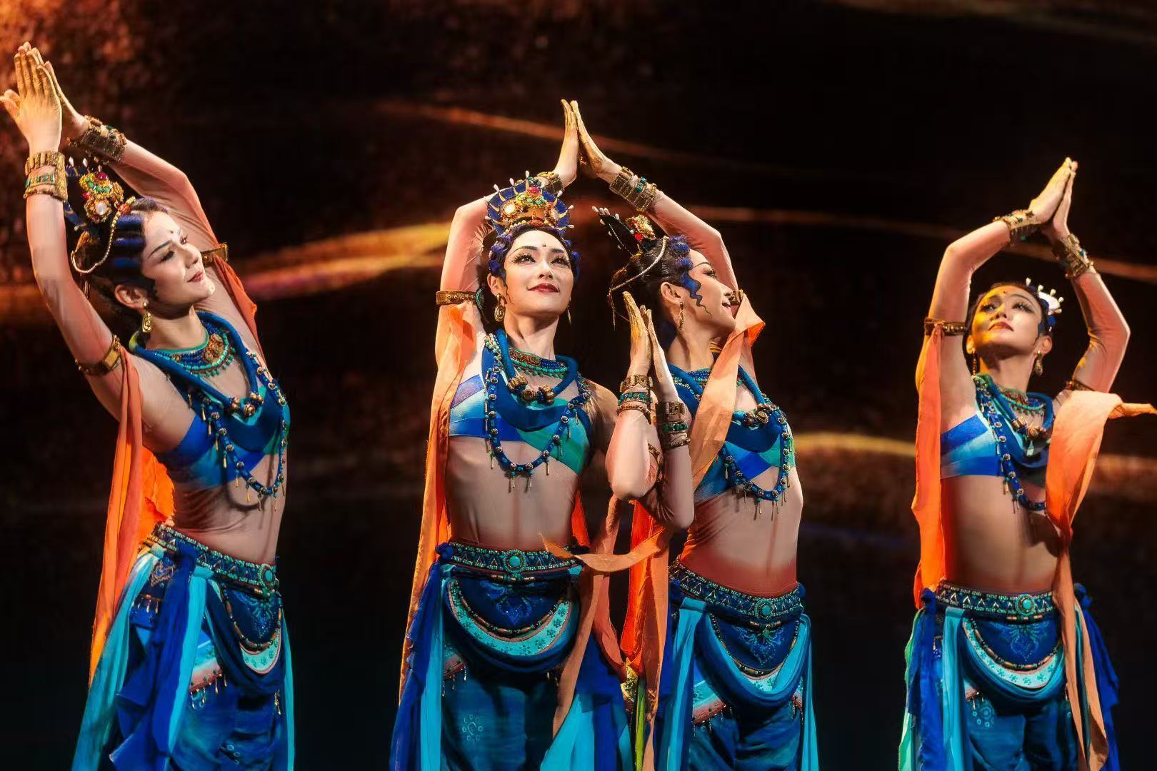 丝路古韵一眼千年丝路古韵把飞天乐舞跳活了这一眼，真的跨越了千年！春晚《丝路古韵》