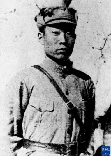 1933年，日军逼近保定，38岁旅长赵登禹下令打开军械库取出82挺重机枪，有人拦