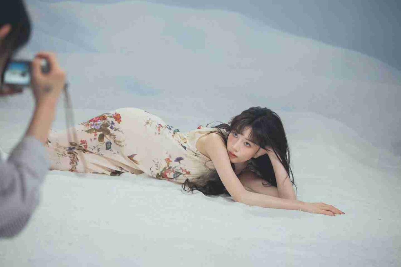 宋妍霏碎花吊带纯欲写真带定位晒今日生活我的今日状态：😁轻松愉快我这里的天