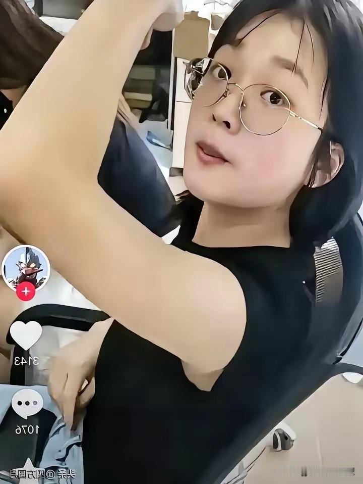 吃个外卖还能吃出“氧化变质”来，杭州这位女顾客真是让人开了眼。明明是写字楼有