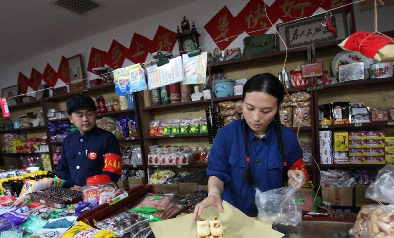 40年前人人羡慕的9种“铁饭碗”，如今大多消失，干过的都老了9、供销社售货员