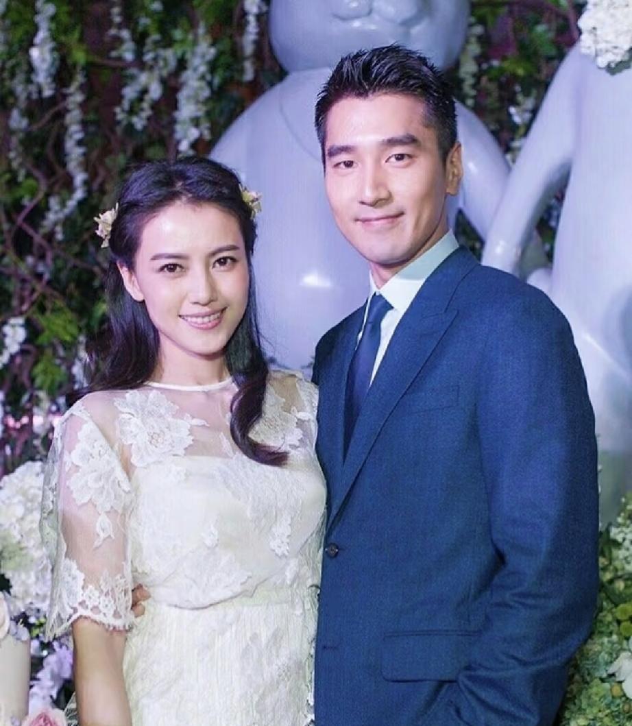 主持人问赵又廷：“你有一个女儿，是不是非常宠她？”赵又廷说：“没有，太宠了是不行