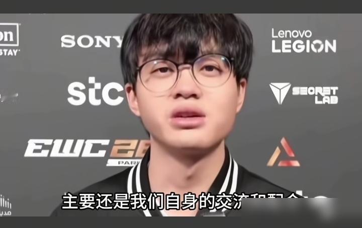【BLG采访队内矛盾曝光！Xun哽咽着说队伍沟通太差了送输的！作为追了LPL
