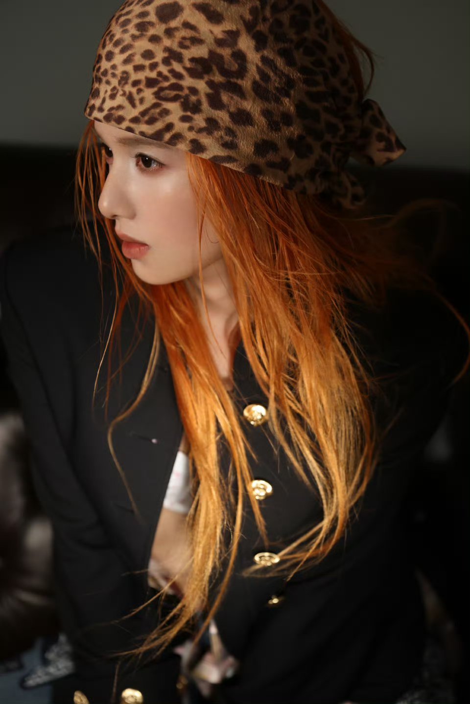 张婧仪橘发豹纹张婧仪橘发湿发张婧仪橘发+豹纹！完全是老公姐来着！张婧仪