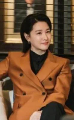 李英爱，1971年生于韩国首尔，毕业于汉阳大学德语系。1994年出道，代表作有《