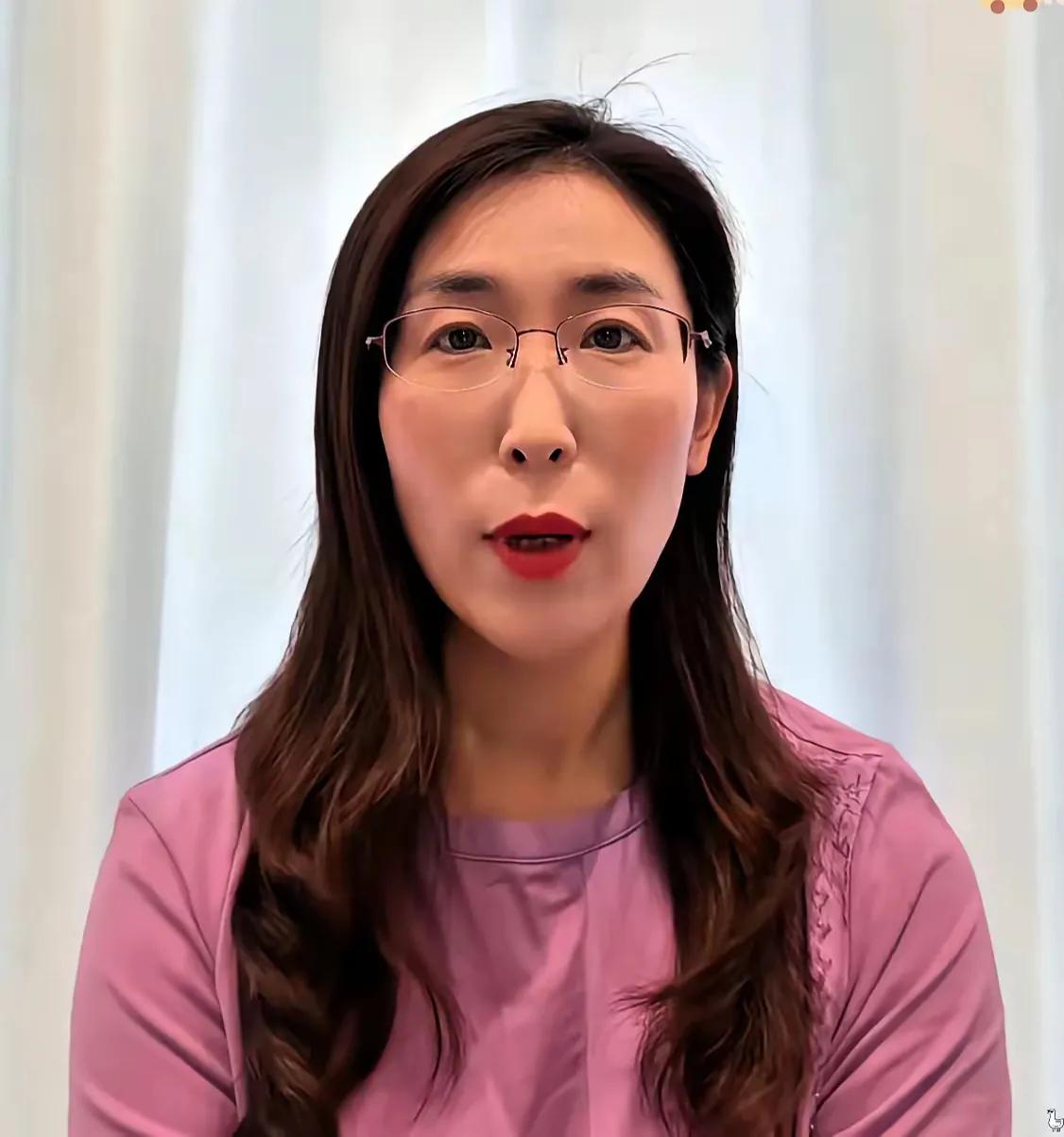 朱女士如今真的挺难的，退路感觉被自己的高调阻挡死了，跟唐先生继续婚姻不可能，公婆