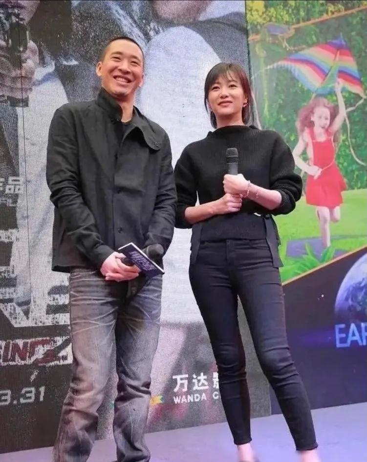 徐静蕾最近又上了热搜。52岁，定居美国近十年，父母也接过去了。很多人还在讨论
