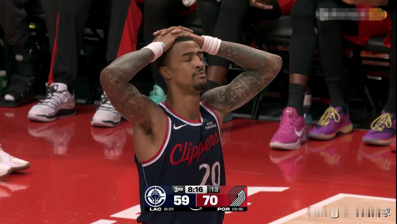 我对快船大将科林斯终于忍无可忍了，我再也不想看他打球了！在今天快船客场以119：