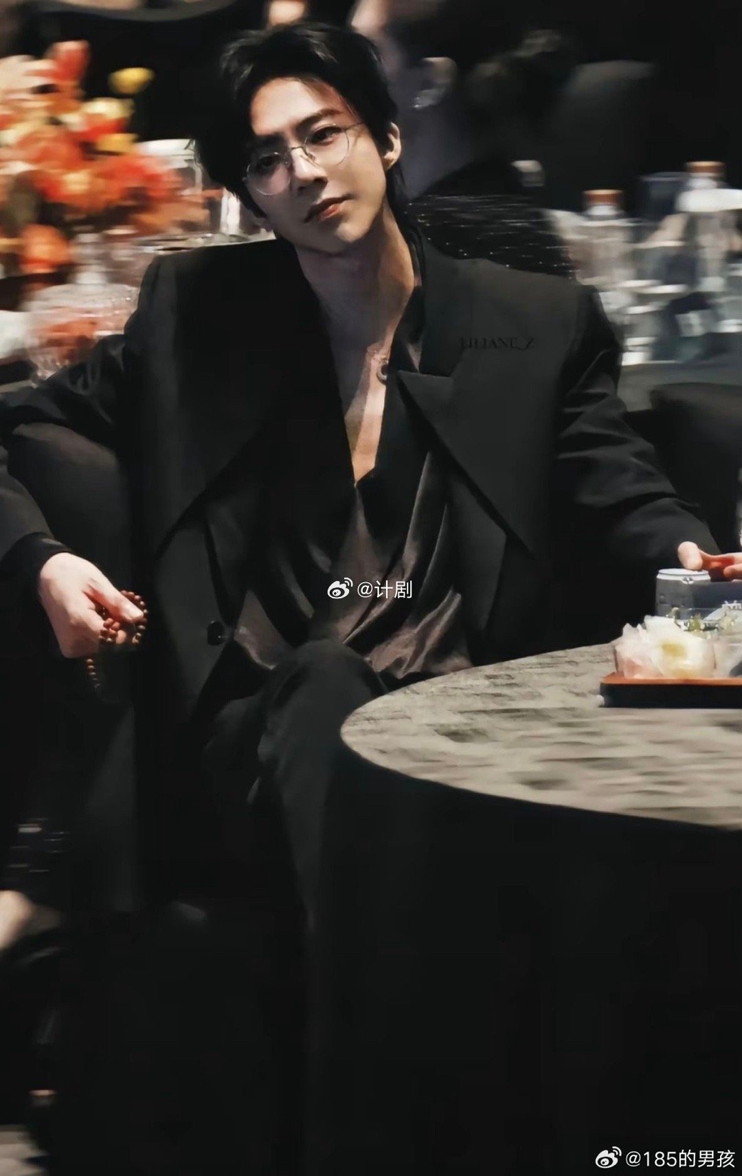 刘宇宁你真的很会拍谁能想到刘宇宁的拍照姿势这么别出心裁，从地球超新鲜帮嘉宾美美