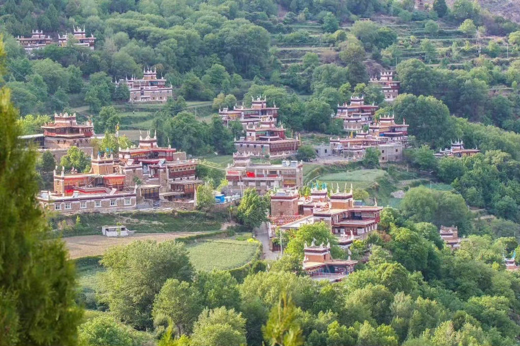 四川·丹巴藏寨，简直就是一幅田园美景。​​​