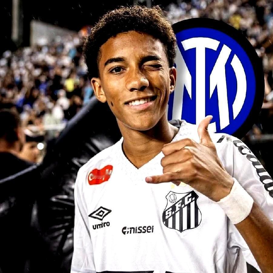 国米甩出1800万，点名要罗比尼奥他儿子，小罗比尼奥。孩子今年刚成年，一线