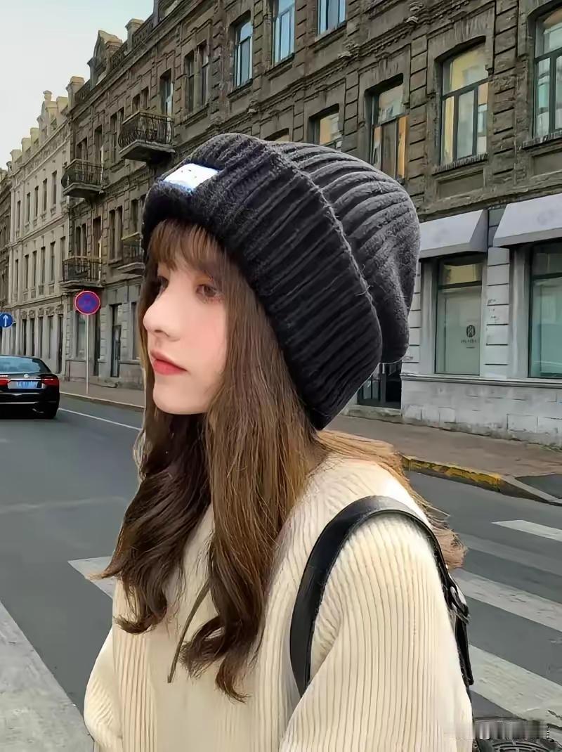 果不其然。​中国多地医院和疾控部门突然宣布了一个朴素却要紧的提醒：这个冬天，出