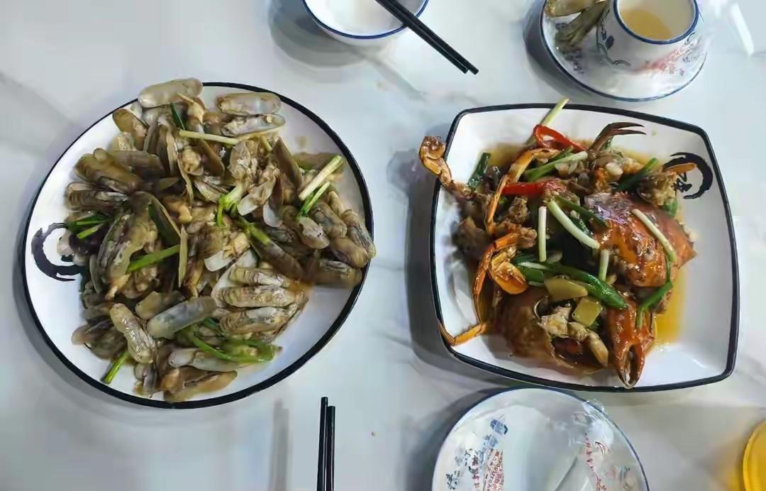 #分享城市新鲜事#两个菜661元！游客到惠州大亚湾旅游，到一餐馆就餐，吃了两个菜
