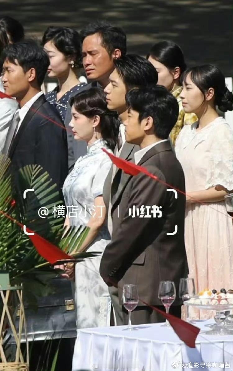 李现、李一桐长风起同框路透🈶旗袍配西装​​​