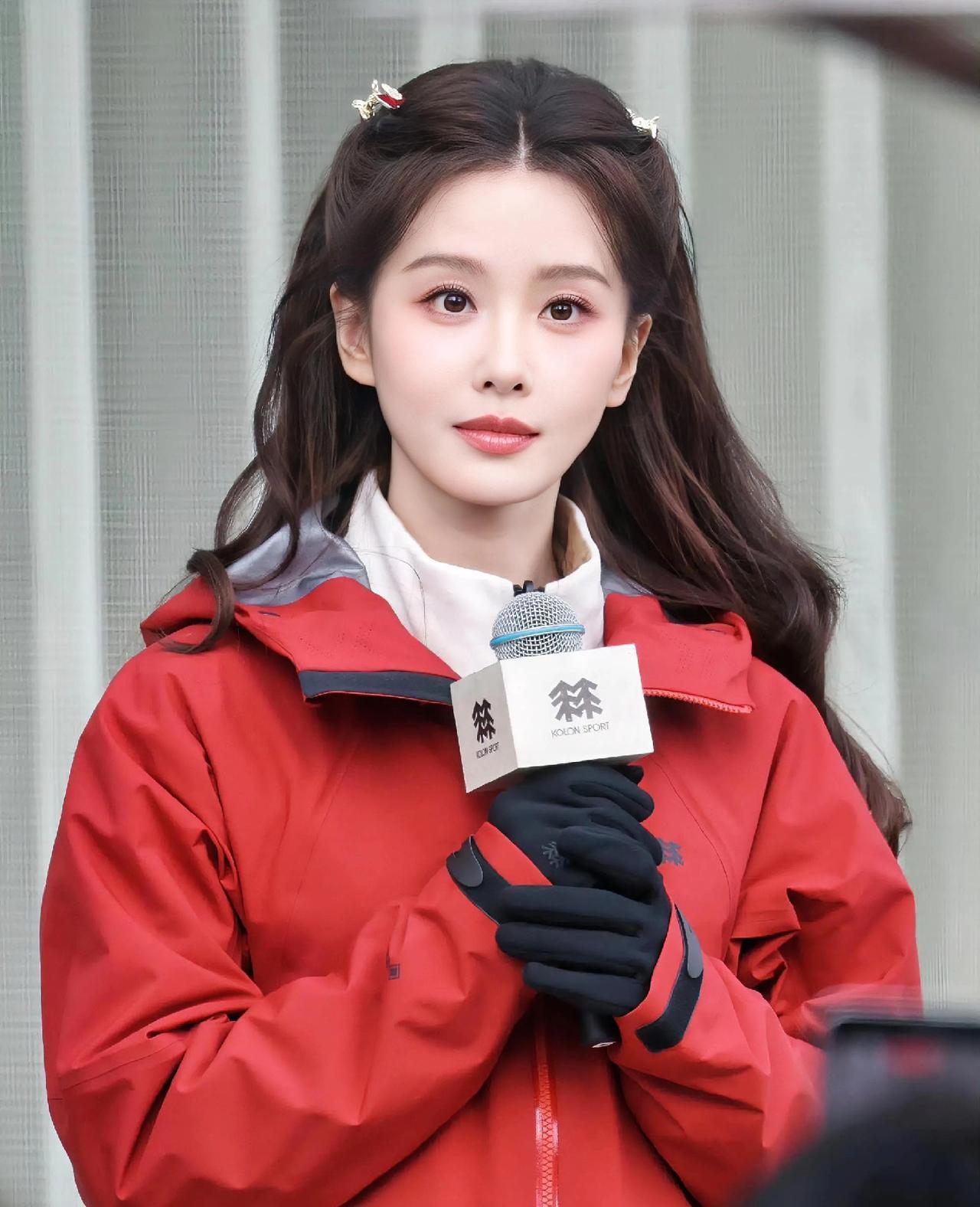 内娱最反常的逻辑，就藏在刘诗诗身上。嫁给大17岁的吴奇隆，本以为是“养老式”婚