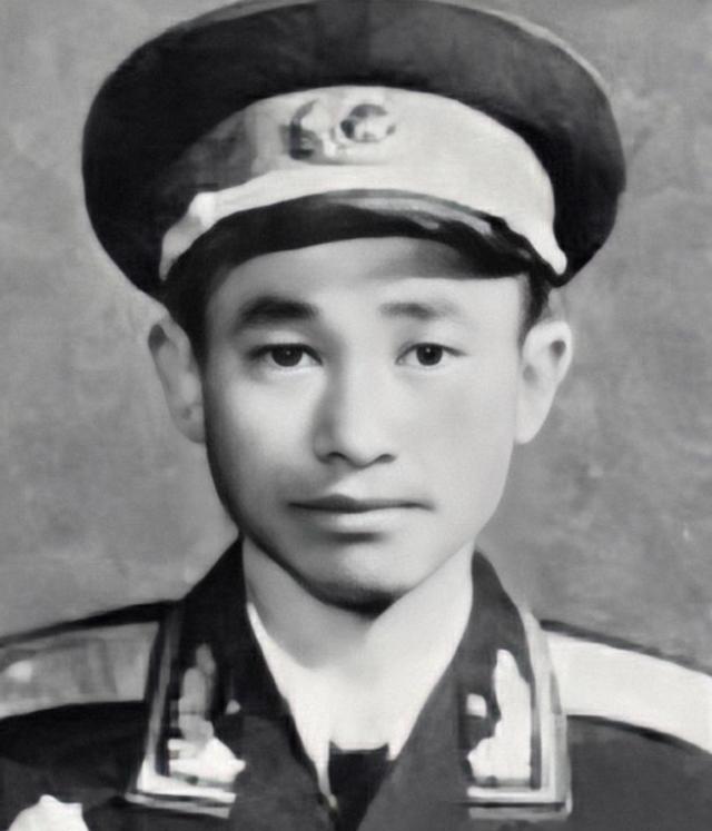 1951年，铁原阻击战，彭老总命蔡长元以死抗敌，谁知蔡长元转头下令“全军解散”，