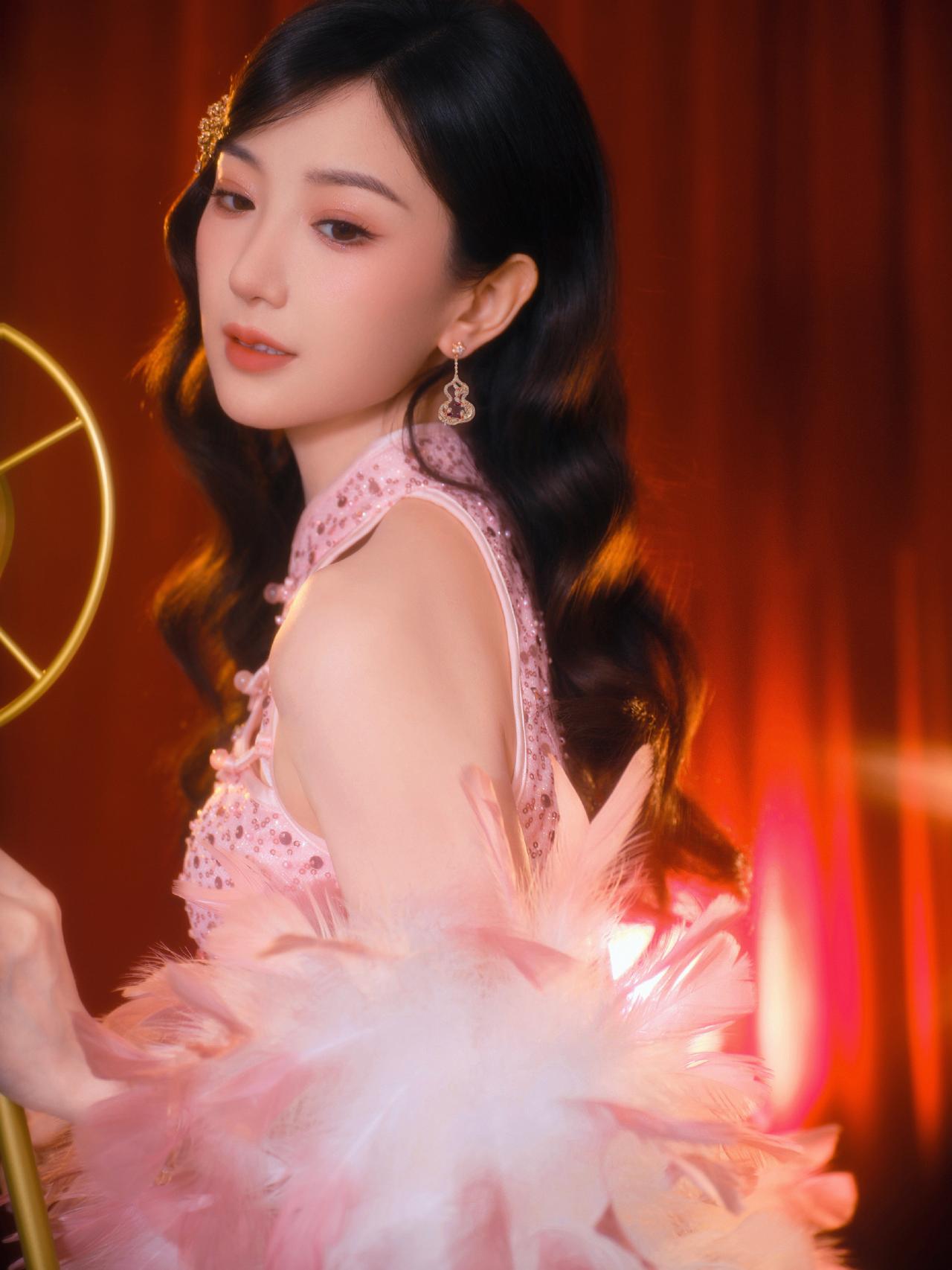 晒图笔记大赛成熟美人毛晓彤旗袍穿搭写真