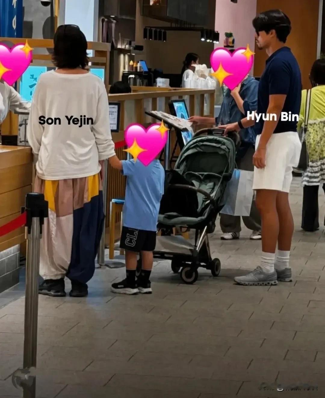 玄彬和老婆孙艺珍带着儿子，现身日本旅游，俩人的儿子这么大了。不过我发现，哪怕是