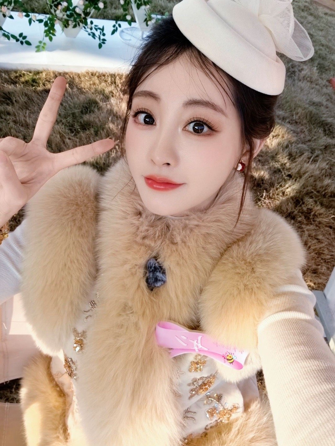 祝绪丹上一秒刷卡下一秒捡卡哈哈哈哈祝包你是来搞笑的吗！上一秒搅动A市风云，下一