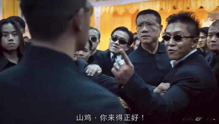 55岁男演员家中猝逝多日，小狗护主至死不离！中年独居的警钟再次被敲响！中国台