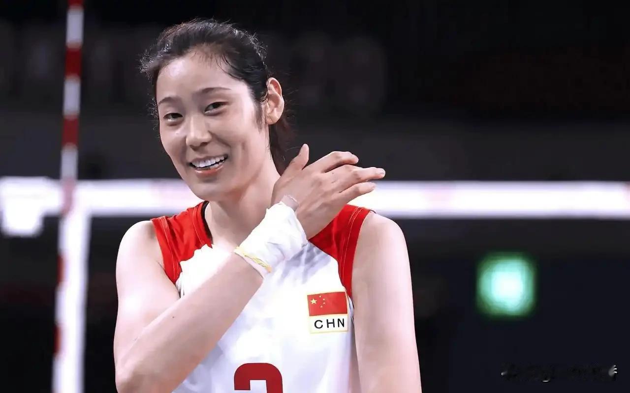 中国女排2号球衣必须专属朱婷吗?我认为中国女排2号球衣应当为朱婷保留，不应
