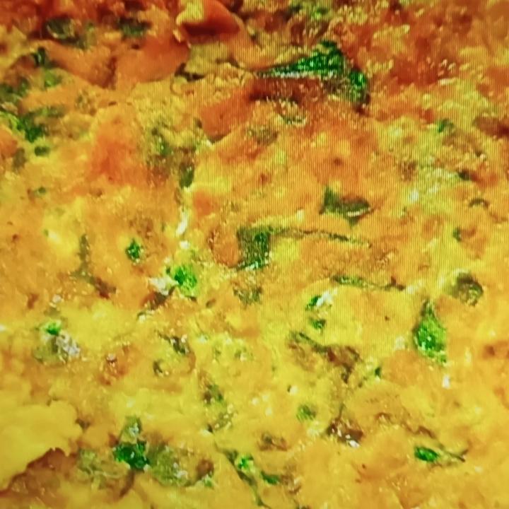 家人们，我必须分享这个美味菠菜小饼的做法！我家做的菠菜小饼，不煮直接切碎加面粉，