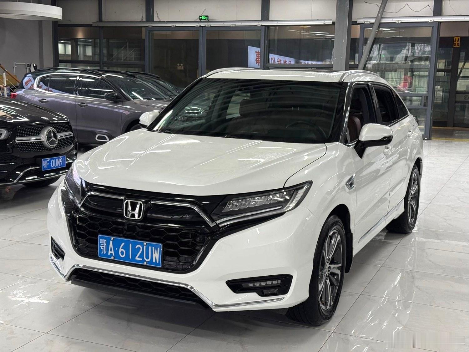 亏本处理21年11月上牌，本田URV，1.5T致雅个人一手车，12.2万公里，白