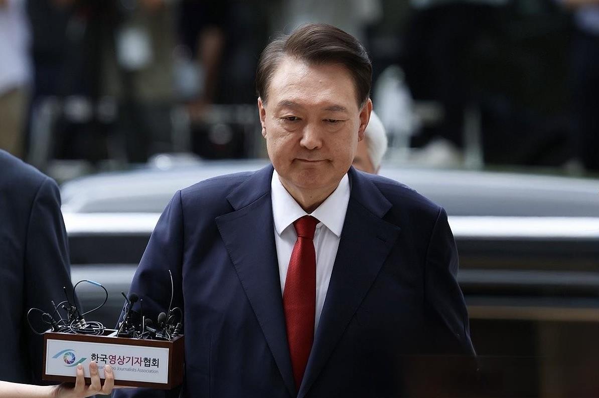 突发，尹锡悦身体不适当地时间7月10日，尹锡悦被逮捕后缺席了其涉嫌发动内乱刑事