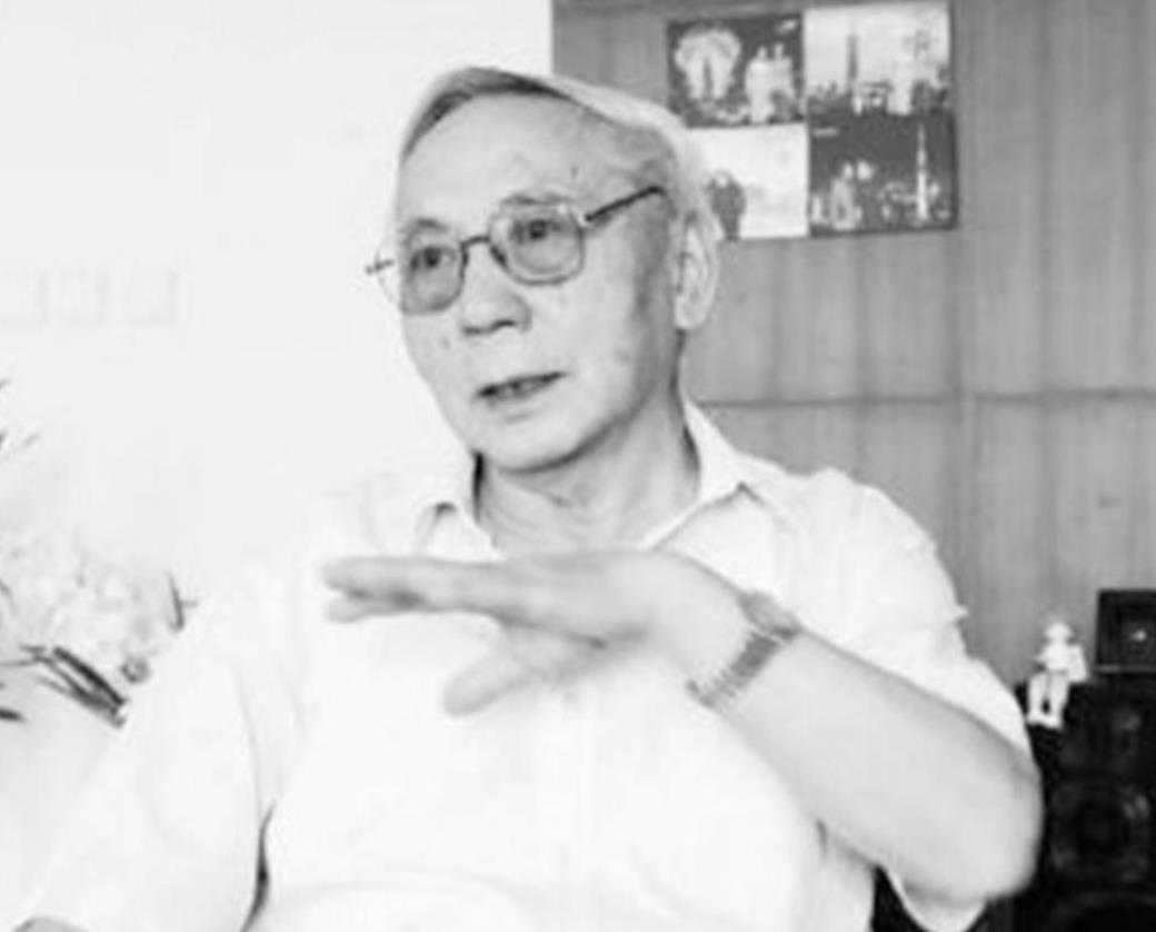 1949年5月1日一早，戴中溶醒来，牢门开着，看守不见踪影，他在杭州监狱关了好几