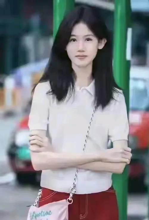 陆毅16岁女儿陆雨萱长得亭亭玉立，倾国倾城，真是未来可期啊！