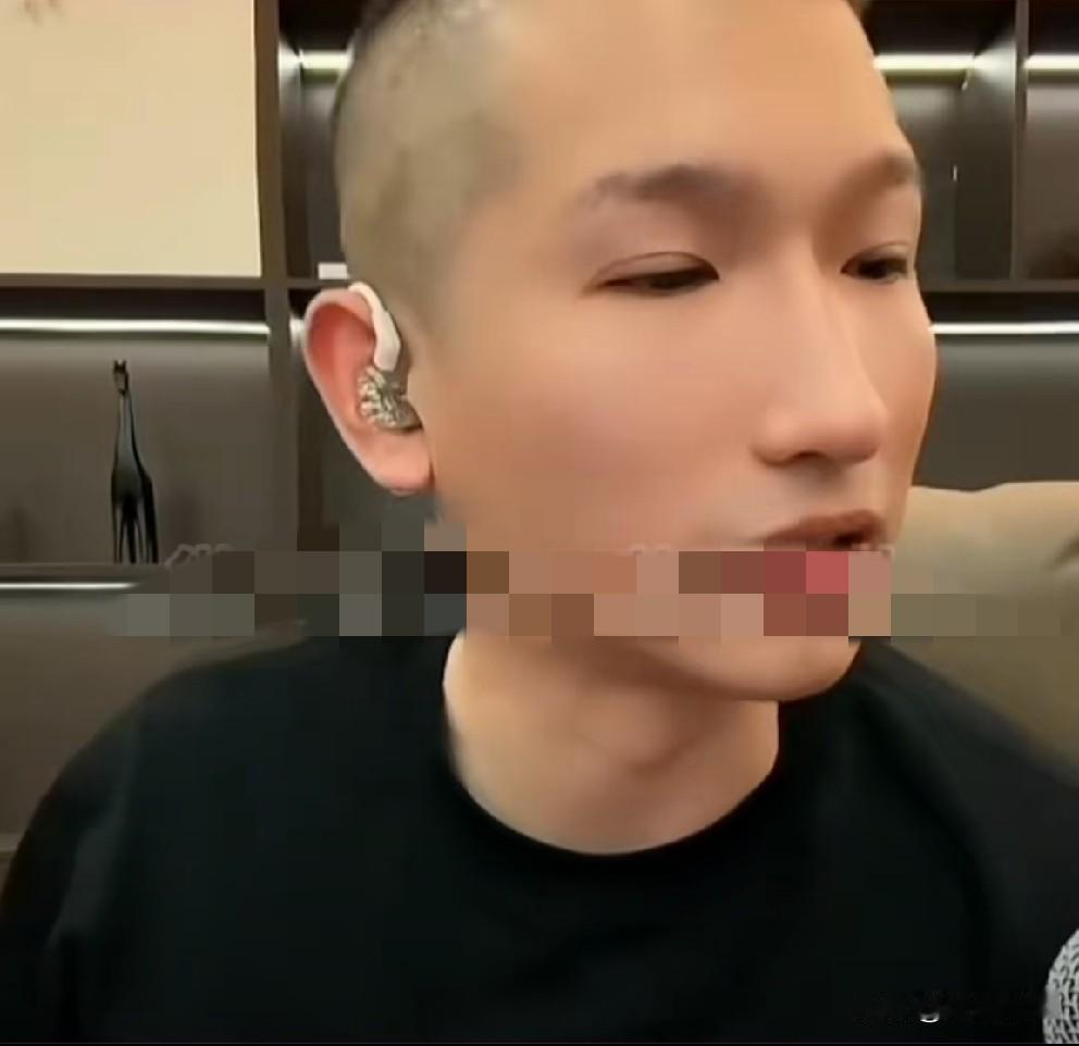 二驴请客聚餐，Gou磊被带节奏怒气回呛。昨晚平荣过生