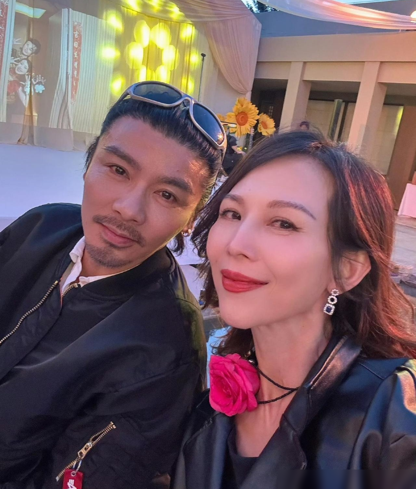 蔡少芬拉着行李箱说要分手，张晋就站在门口，没拦，也没吼。就一句：你想好了，这个门出去，我不会再拉你回