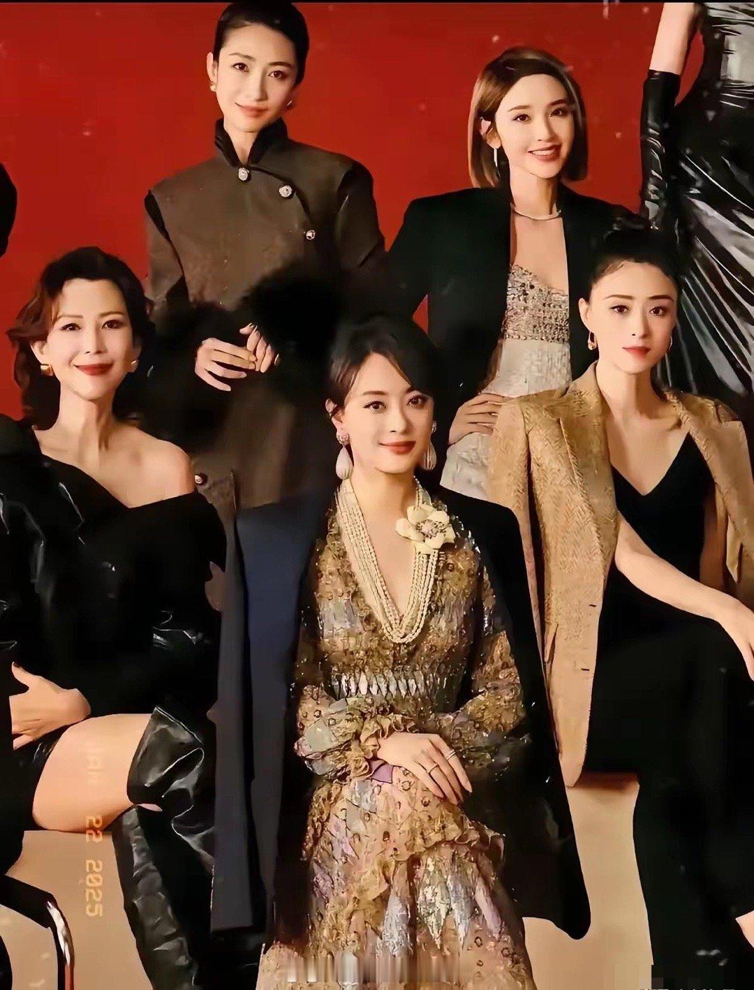 这张照片，别看孙俪是坐C位状态最好的却是蒋欣