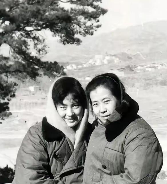 年轻时张金玲与刘晓庆颜值谁靓？1979年，北影厂女导演王好为执导故事片《瞧这一