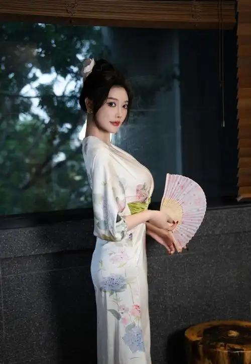 常听到一句扎心的话：“90%的女人，都是在父母百年以后，才会真正跟老公一条