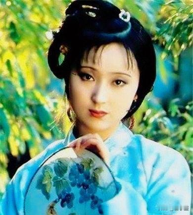 说实话，我以前也烦林黛玉年轻时读红楼，觉得黛玉真“作”：动不动就哭，说话还刻