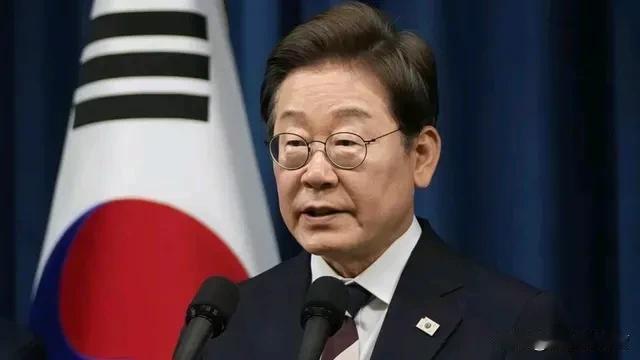 韩国总统李在明称，美国、日本和韩国将共同应对所谓来自朝鲜的“核和导弹威胁”。