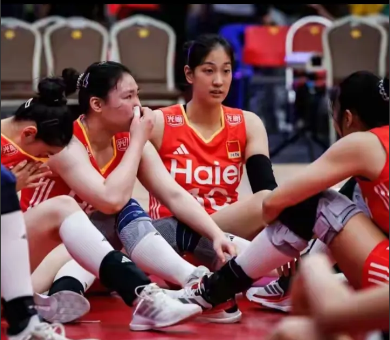 看到女排世锦赛8支小组赛第一名，7支毫无悬念晋级，唯独中国女排提前结束比赛，这情