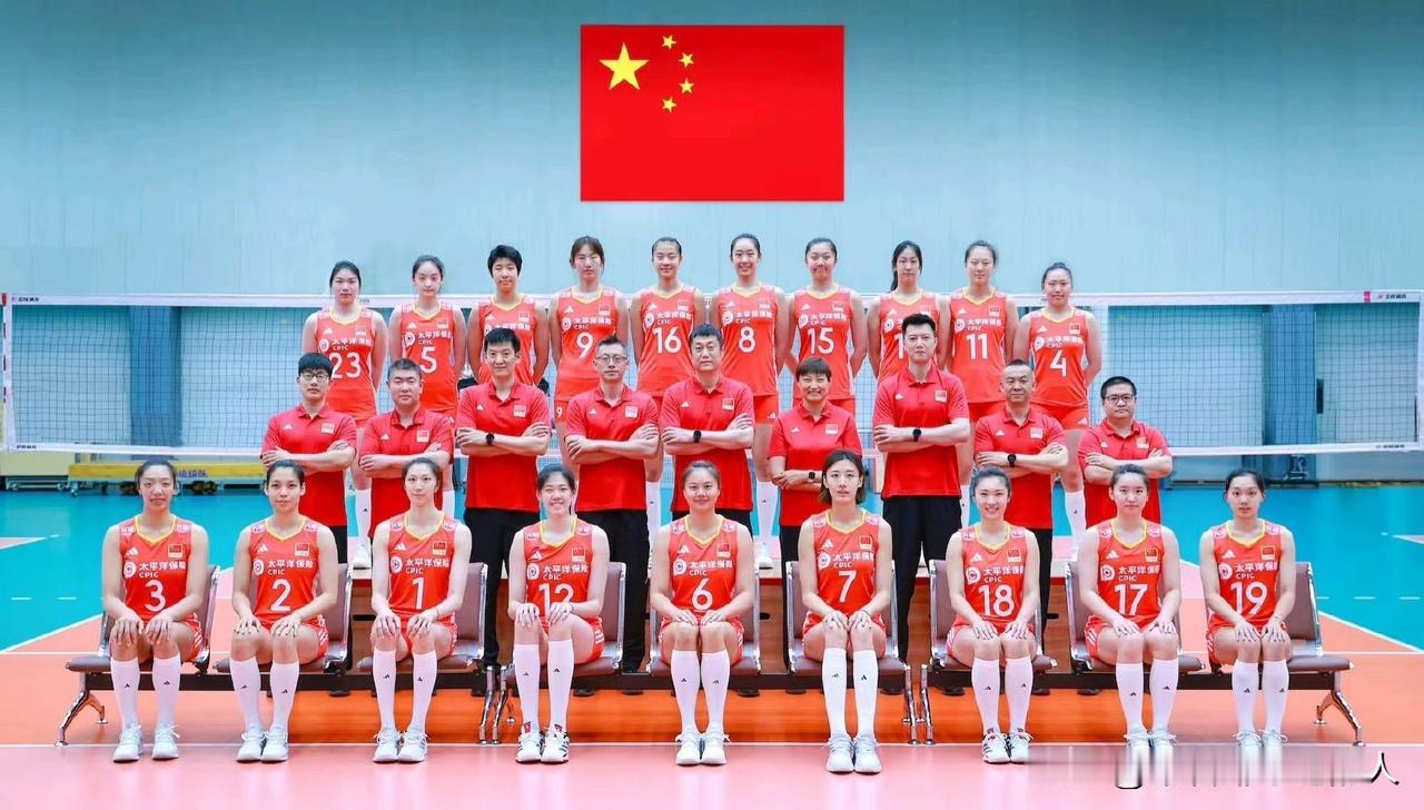 ✅中国🇨🇳女排公布2025年VNL第一周14人名单:▶️二传（2人）：邹