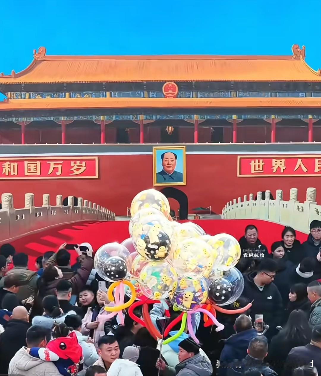 千古绝唱，古今辉映：北京天安门与大雁塔的遥相呼应当河南与宝鸡的田埂间升起