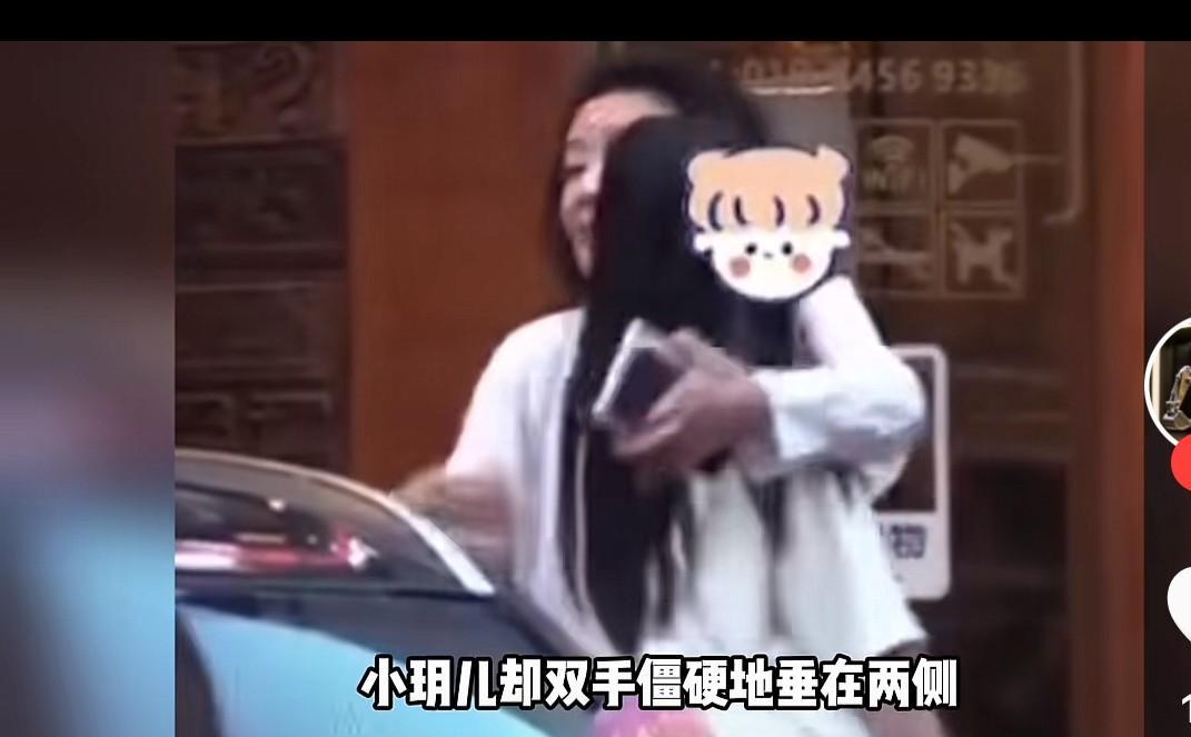 张兰戏精上线，被小玥儿冷漠对待。实际孩子是最直接的，谁对她好，她对谁好，奶奶之