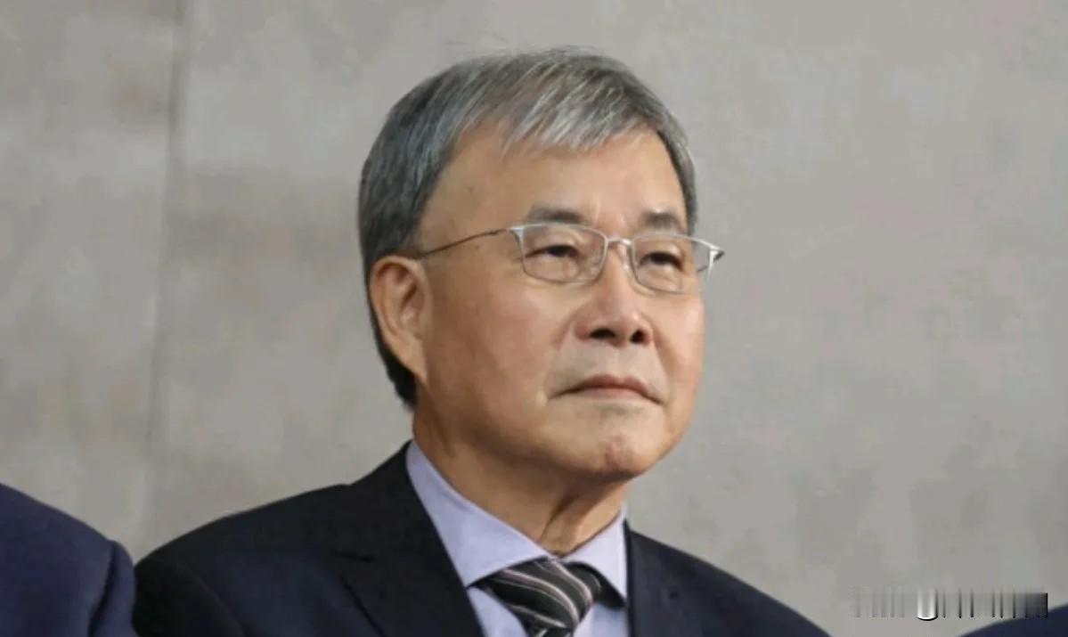 在被我们纳入“台独”顽固分子名单之后，郑英耀出来回应了，态度格外嚣张！1月12日