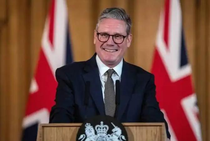 英国开始“掩耳盗铃”！【网易新闻】11月20日，英国《国家防务》杂志抛出一则“