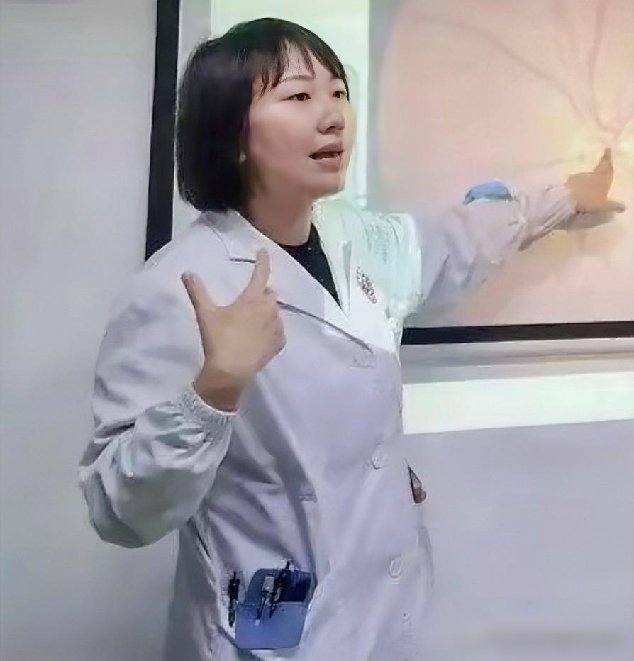 曾琦真是糊涂！那么好的职业前途，全毁在管不住自己上了。全网都知道了，女的这辈子声