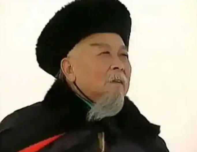 1885年9月，左宗棠在病榻上离世时，愤慨地说：“对中国来说，十个法国将军，也比