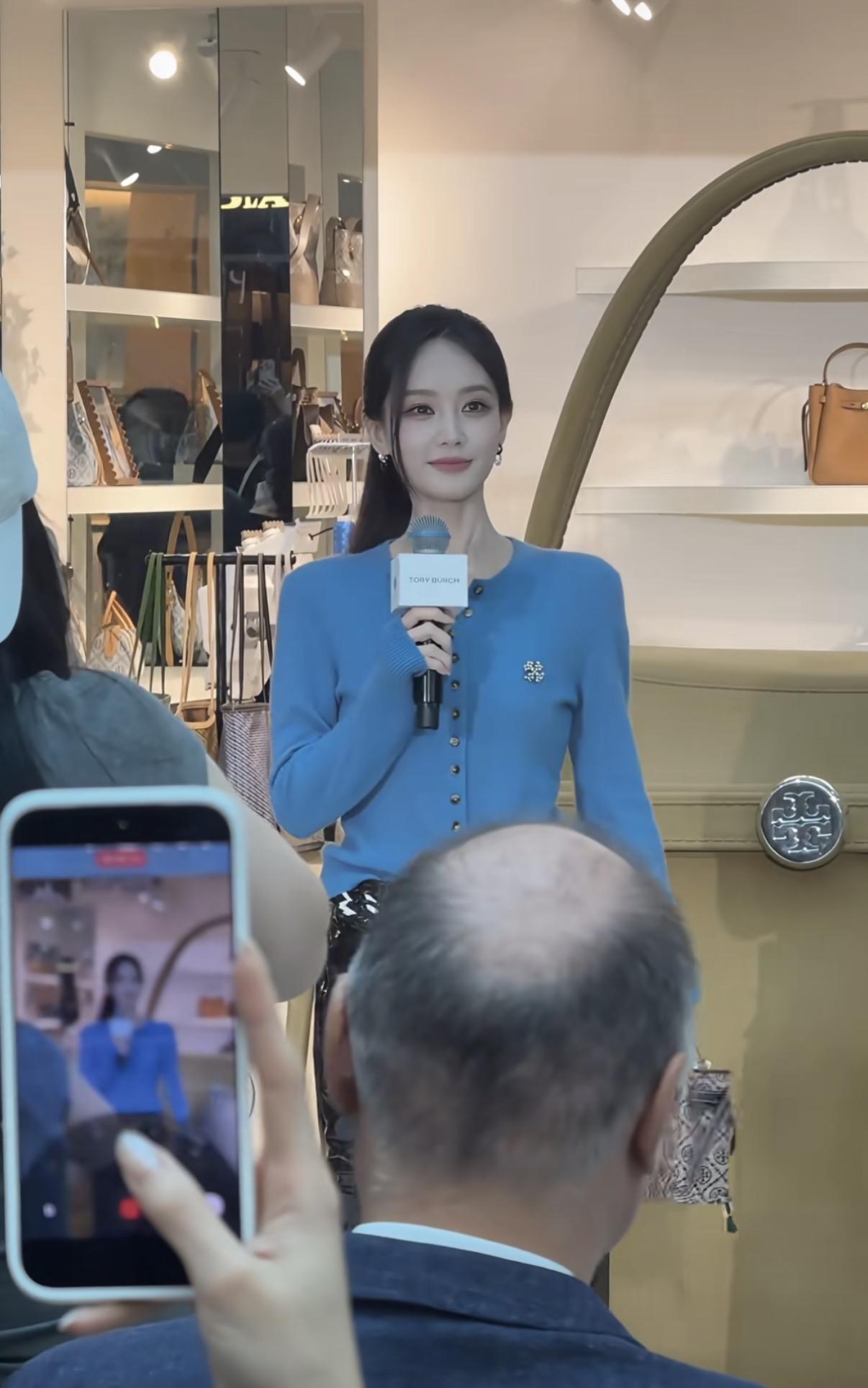三亚免税店偶遇明星李一桐！现场本人美得不像话！内娱太低估李一桐的颜值，营销号的