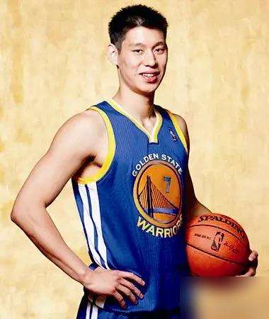 17份摆在桌上的天价合同，林书豪看都没看，直接推开。你知道他当时有多疯吗？一