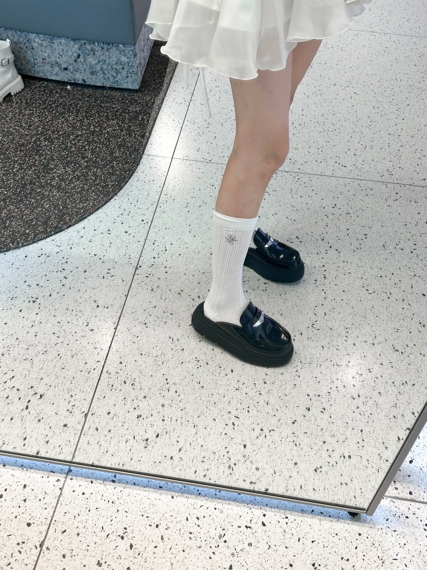 中村麗乃「旅先で親友ちゃんとお揃いした🪄」